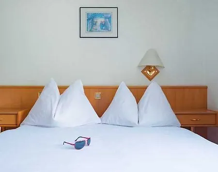Soleil - The Dom Collection Hostel Saas Fee